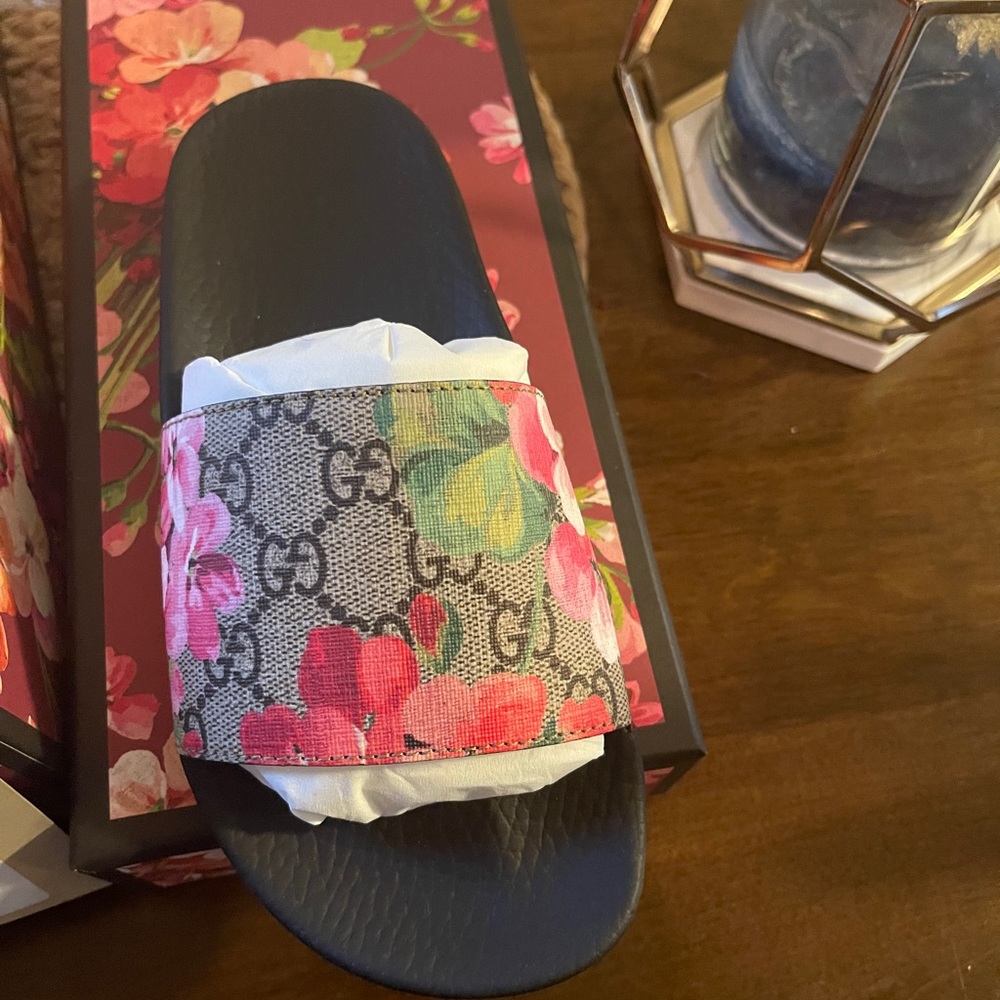 Brand new Gucci slides